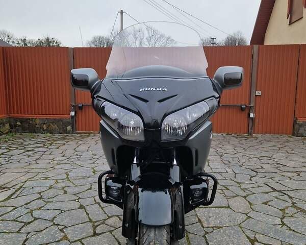 Черный Хонда GL 1800 Gold Wing, объемом двигателя 1.8 л и пробегом 1 тыс. км за 10500 $, фото 3 на Automoto.ua