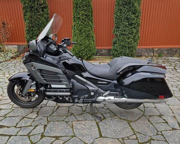 Черный Хонда GL 1800 Gold Wing, объемом двигателя 1.8 л и пробегом 1 тыс. км за 10500 $, фото 9 на Automoto.ua