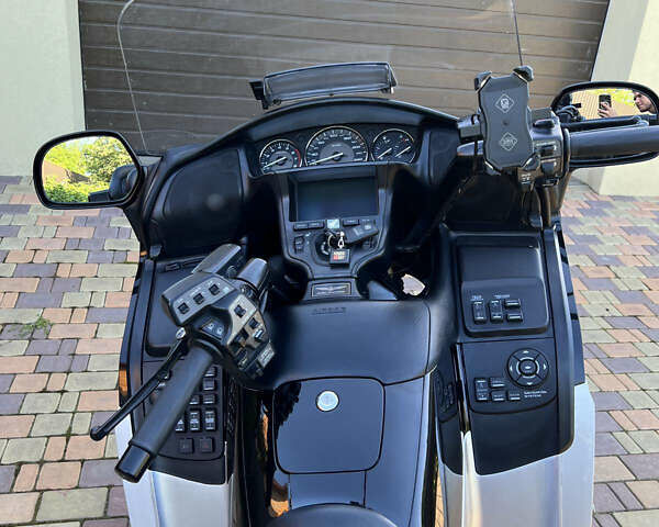 Чорний Хонда GL 1800 Gold Wing, об'ємом двигуна 0 л та пробігом 51 тис. км за 17300 $, фото 8 на Automoto.ua
