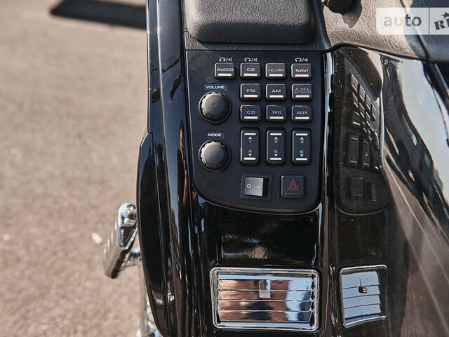 Черный Хонда GL 1800 Gold Wing, объемом двигателя 1.8 л и пробегом 40 тыс. км за 15200 $, фото 11 на Automoto.ua
