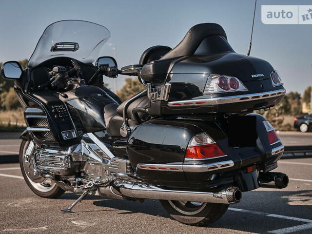 Черный Хонда GL 1800 Gold Wing, объемом двигателя 1.8 л и пробегом 40 тыс. км за 15200 $, фото 9 на Automoto.ua