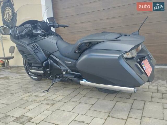 Чорний Хонда GL 1800 Gold Wing, об'ємом двигуна 0 л та пробігом 78 тис. км за 13000 $, фото 5 на Automoto.ua