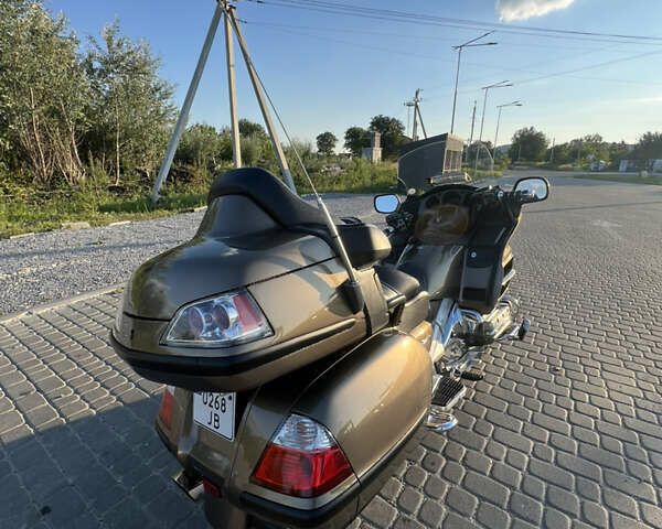Коричневый Хонда GL 1800 Gold Wing, объемом двигателя 1.8 л и пробегом 128 тыс. км за 9600 $, фото 2 на Automoto.ua