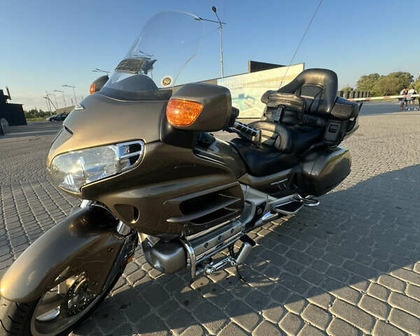 Коричневый Хонда GL 1800 Gold Wing, объемом двигателя 1.8 л и пробегом 128 тыс. км за 9600 $, фото 5 на Automoto.ua