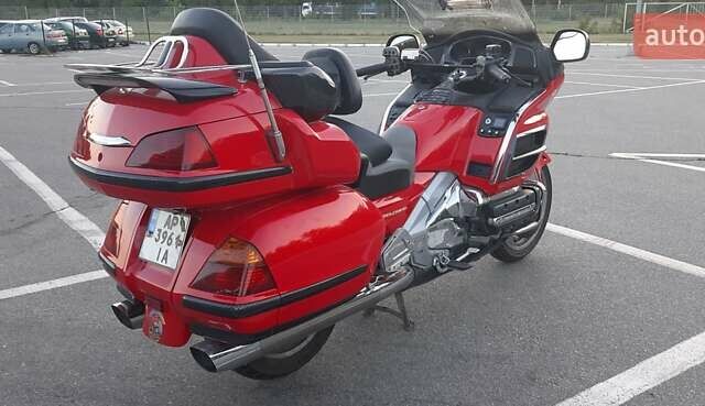 Красный Хонда GL 1800 Gold Wing, объемом двигателя 1.8 л и пробегом 118 тыс. км за 10500 $, фото 5 на Automoto.ua