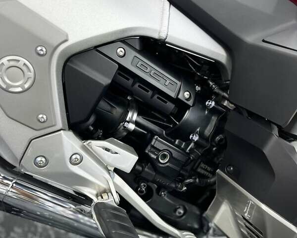 Красный Хонда GL 1800 Gold Wing, объемом двигателя 1.83 л и пробегом 40 тыс. км за 28800 $, фото 6 на Automoto.ua