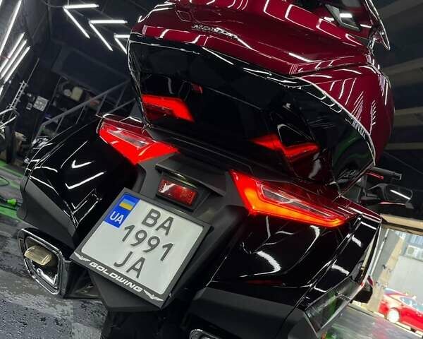 Красный Хонда GL 1800 Gold Wing, объемом двигателя 1.83 л и пробегом 40 тыс. км за 28800 $, фото 8 на Automoto.ua