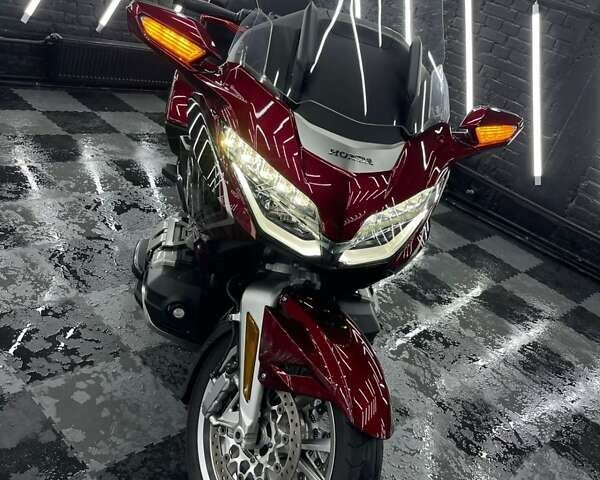 Красный Хонда GL 1800 Gold Wing, объемом двигателя 1.83 л и пробегом 40 тыс. км за 28800 $, фото 2 на Automoto.ua