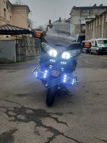 Красный Хонда GL 1800 Gold Wing, объемом двигателя 1.8 л и пробегом 41 тыс. км за 15377 $, фото 6 на Automoto.ua