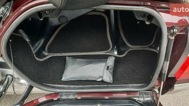 Красный Хонда GL 1800 Gold Wing, объемом двигателя 1.8 л и пробегом 41 тыс. км за 15377 $, фото 42 на Automoto.ua