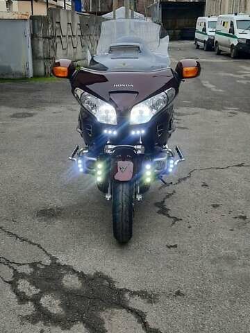 Красный Хонда GL 1800 Gold Wing, объемом двигателя 1.8 л и пробегом 41 тыс. км за 15377 $, фото 10 на Automoto.ua