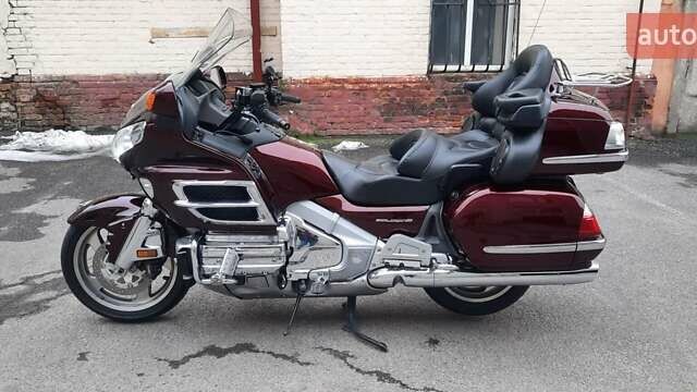 Красный Хонда GL 1800 Gold Wing, объемом двигателя 1.8 л и пробегом 41 тыс. км за 15377 $, фото 7 на Automoto.ua
