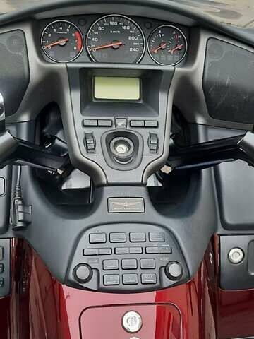 Красный Хонда GL 1800 Gold Wing, объемом двигателя 1.8 л и пробегом 41 тыс. км за 15377 $, фото 39 на Automoto.ua