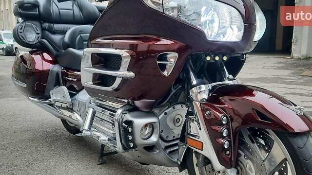 Красный Хонда GL 1800 Gold Wing, объемом двигателя 1.8 л и пробегом 41 тыс. км за 15377 $, фото 12 на Automoto.ua
