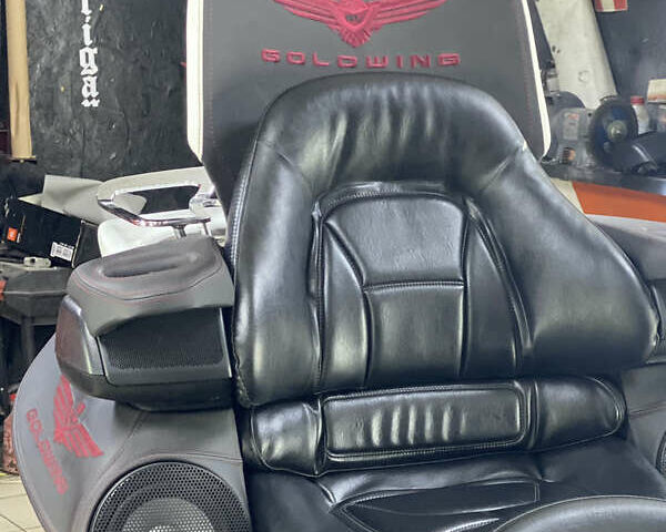 Червоний Хонда GL 1800 Gold Wing, об'ємом двигуна 0 л та пробігом 56 тис. км за 12000 $, фото 5 на Automoto.ua