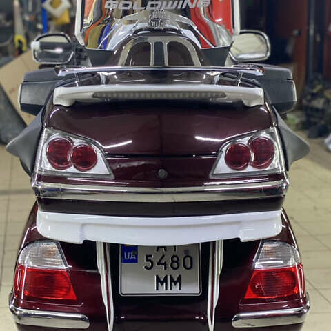 Червоний Хонда GL 1800 Gold Wing, об'ємом двигуна 0 л та пробігом 56 тис. км за 12000 $, фото 1 на Automoto.ua