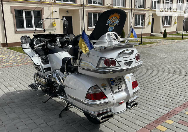 Хонда GL 1800 Gold Wing, об'ємом двигуна 0 л та пробігом 57 тис. км за 14900 $, фото 9 на Automoto.ua