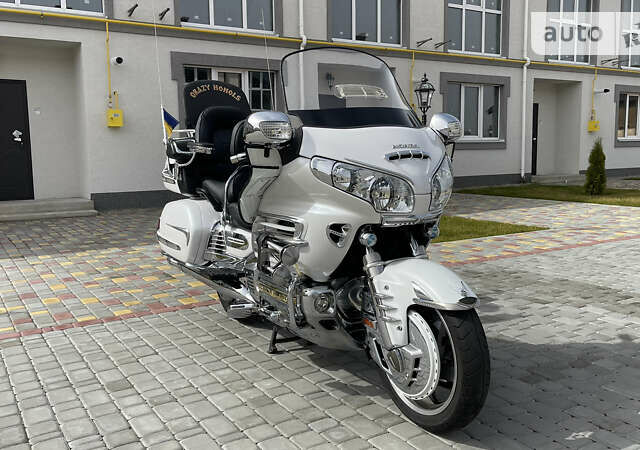 Хонда GL 1800 Gold Wing, об'ємом двигуна 0 л та пробігом 57 тис. км за 14900 $, фото 4 на Automoto.ua