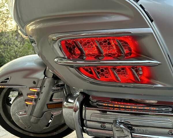 Хонда GL 1800 Gold Wing, объемом двигателя 0 л и пробегом 72 тыс. км за 12500 $, фото 4 на Automoto.ua