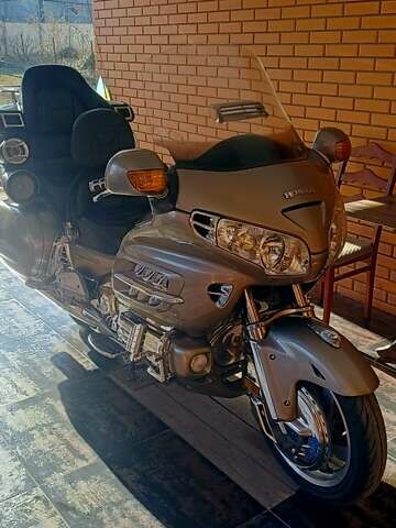 Хонда GL 1800 Gold Wing, об'ємом двигуна 0 л та пробігом 47 тис. км за 9800 $, фото 1 на Automoto.ua