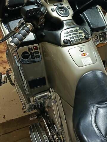Хонда GL 1800 Gold Wing, об'ємом двигуна 0 л та пробігом 47 тис. км за 9800 $, фото 3 на Automoto.ua