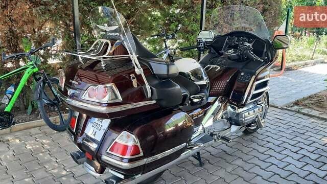 Хонда GL 1800 Gold Wing, об'ємом двигуна 1.83 л та пробігом 40 тис. км за 10800 $, фото 7 на Automoto.ua