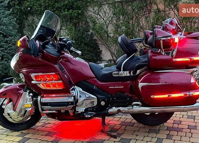 Хонда GL 1800 Gold Wing, объемом двигателя 0 л и пробегом 80 тыс. км за 11800 $, фото 2 на Automoto.ua