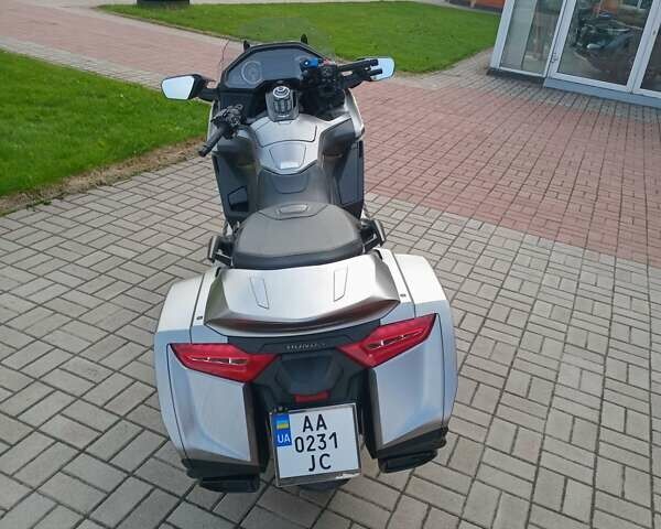 Хонда GL 1800 Gold Wing, объемом двигателя 0 л и пробегом 30 тыс. км за 22000 $, фото 16 на Automoto.ua