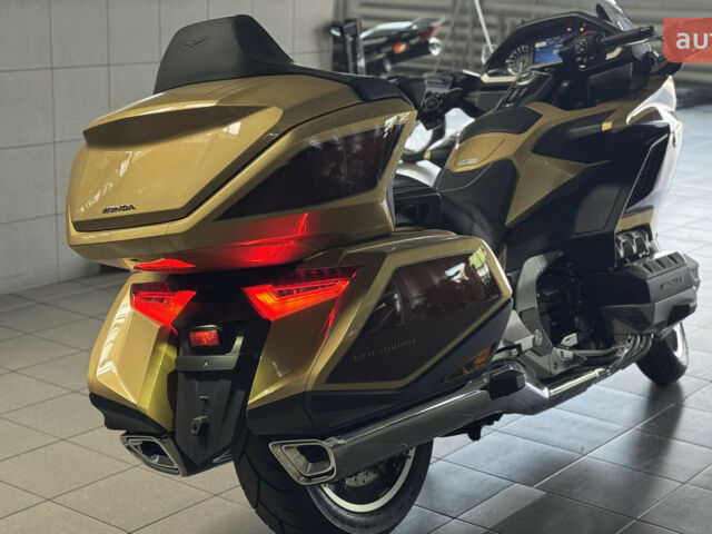 Хонда GL 1800 Gold Wing, объемом двигателя 0 л и пробегом 0 тыс. км за 37257 $, фото 6 на Automoto.ua