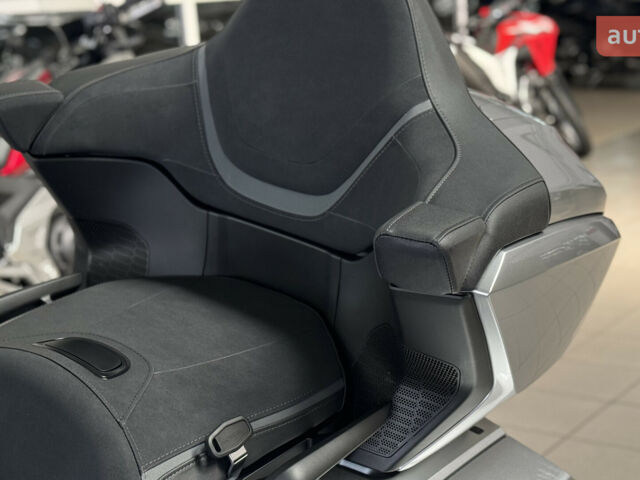 Хонда GL 1800 Gold Wing, объемом двигателя 0 л и пробегом 0 тыс. км за 37257 $, фото 23 на Automoto.ua