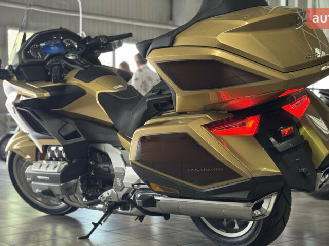 Хонда GL 1800 Gold Wing, объемом двигателя 0 л и пробегом 0 тыс. км за 37257 $, фото 5 на Automoto.ua