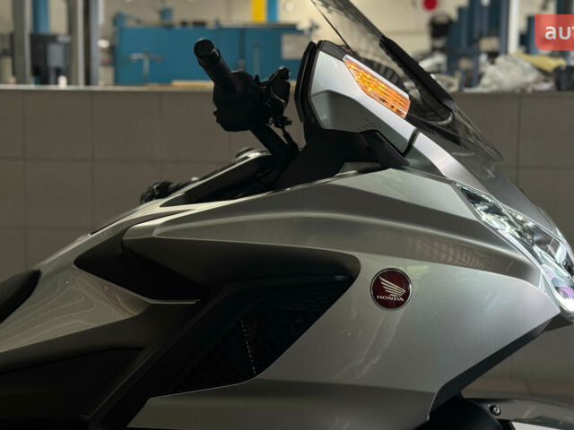 Хонда GL 1800 Gold Wing, объемом двигателя 0 л и пробегом 0 тыс. км за 37257 $, фото 7 на Automoto.ua