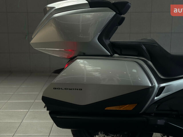 Хонда GL 1800 Gold Wing, объемом двигателя 0 л и пробегом 0 тыс. км за 37257 $, фото 24 на Automoto.ua