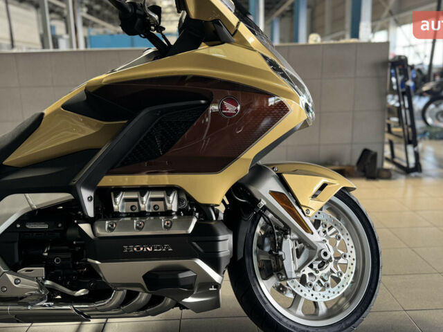 Хонда GL 1800 Gold Wing, объемом двигателя 0 л и пробегом 0 тыс. км за 37257 $, фото 16 на Automoto.ua