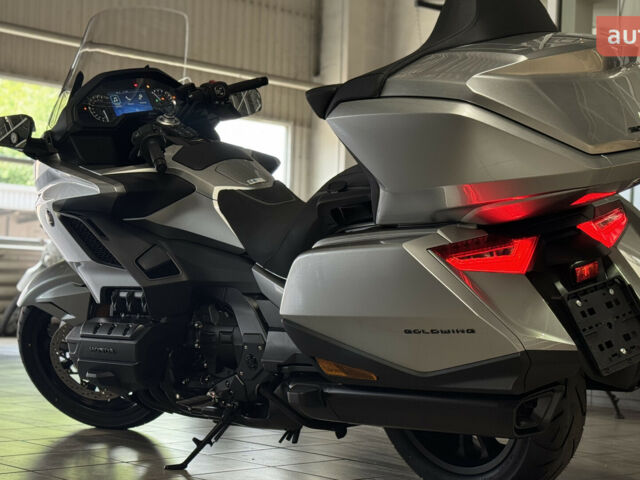 Хонда GL 1800 Gold Wing, объемом двигателя 0 л и пробегом 0 тыс. км за 37257 $, фото 3 на Automoto.ua