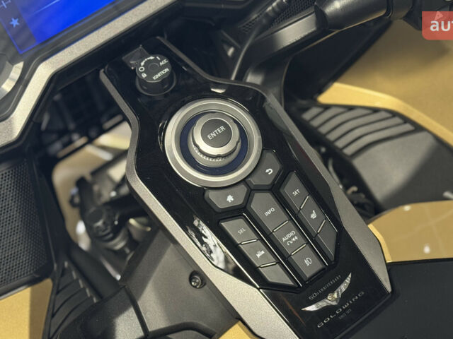 Хонда GL 1800 Gold Wing, объемом двигателя 0 л и пробегом 0 тыс. км за 37257 $, фото 11 на Automoto.ua