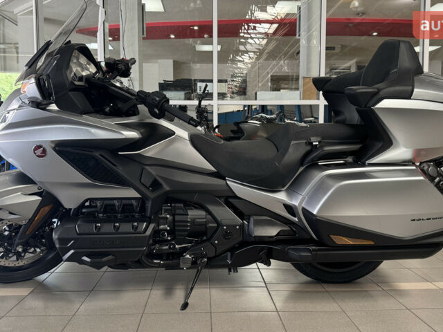 Хонда GL 1800 Gold Wing, объемом двигателя 0 л и пробегом 0 тыс. км за 37257 $, фото 6 на Automoto.ua
