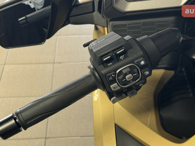 Хонда GL 1800 Gold Wing, объемом двигателя 0 л и пробегом 0 тыс. км за 37257 $, фото 14 на Automoto.ua