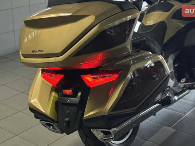 Хонда GL 1800 Gold Wing, объемом двигателя 0 л и пробегом 0 тыс. км за 37257 $, фото 25 на Automoto.ua