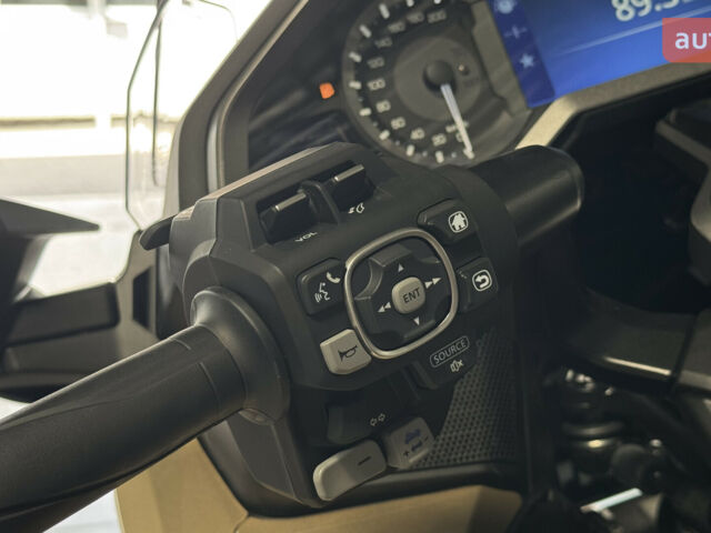 Хонда GL 1800 Gold Wing, объемом двигателя 0 л и пробегом 0 тыс. км за 37257 $, фото 15 на Automoto.ua