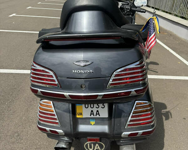 Серый Хонда GL 1800 Gold Wing, объемом двигателя 1.8 л и пробегом 53 тыс. км за 10500 $, фото 2 на Automoto.ua
