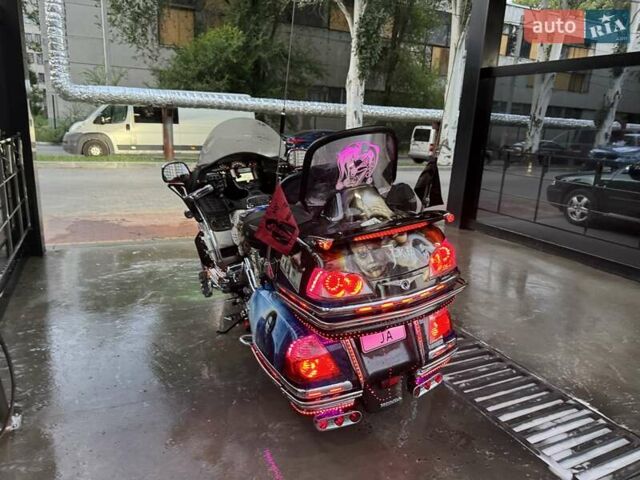 Серый Хонда GL 1800 Gold Wing, объемом двигателя 1.8 л и пробегом 16 тыс. км за 14999 $, фото 12 на Automoto.ua