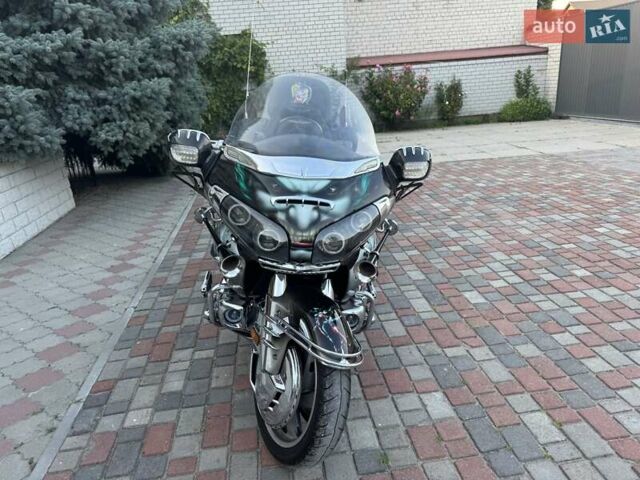 Серый Хонда GL 1800 Gold Wing, объемом двигателя 1.8 л и пробегом 16 тыс. км за 14999 $, фото 1 на Automoto.ua