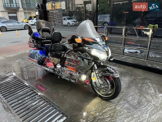 Серый Хонда GL 1800 Gold Wing, объемом двигателя 1.8 л и пробегом 16 тыс. км за 14999 $, фото 13 на Automoto.ua