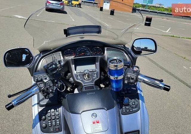 Серый Хонда GL 1800 Gold Wing, объемом двигателя 1.83 л и пробегом 75 тыс. км за 15000 $, фото 6 на Automoto.ua