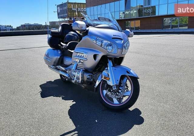 Серый Хонда GL 1800 Gold Wing, объемом двигателя 1.83 л и пробегом 75 тыс. км за 15000 $, фото 1 на Automoto.ua