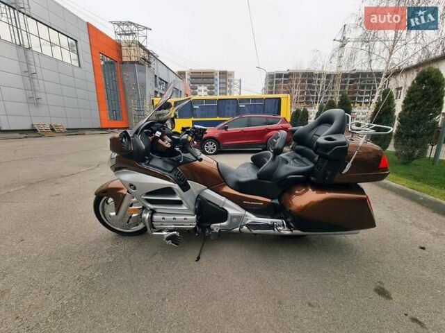 Серый Хонда GL 1800 Gold Wing, объемом двигателя 1.8 л и пробегом 38 тыс. км за 17000 $, фото 4 на Automoto.ua