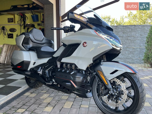 Серый Хонда GL 1800 Gold Wing, объемом двигателя 1.8 л и пробегом 1 тыс. км за 26500 $, фото 7 на Automoto.ua