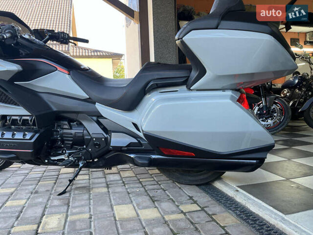 Серый Хонда GL 1800 Gold Wing, объемом двигателя 1.8 л и пробегом 1 тыс. км за 26500 $, фото 3 на Automoto.ua