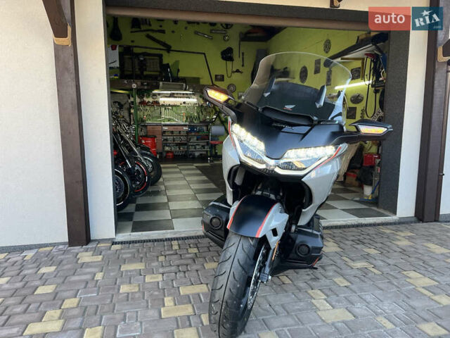 Серый Хонда GL 1800 Gold Wing, объемом двигателя 1.8 л и пробегом 1 тыс. км за 26500 $, фото 6 на Automoto.ua